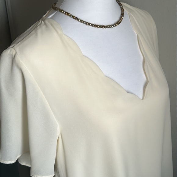 New Allison Joy from Evereve Women’s Lyla Scallop Trim Ivory Short Sleeve Blouse - Picture 3 of 12
